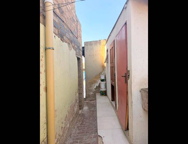 13 BEDROOM HOUSE FOR SALE IN PHOMOLONG
